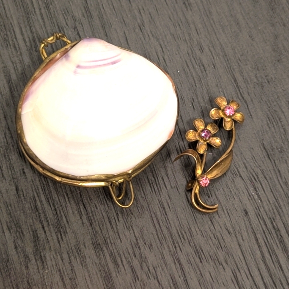 Vintage Elegant Brass Clam Shell Ring Box and Floral Brass Brooch